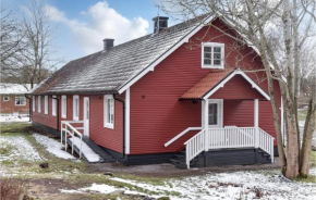 Nice Home In Orrefors With Jacuzzi